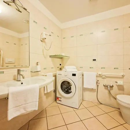 Charming Flat Near The *